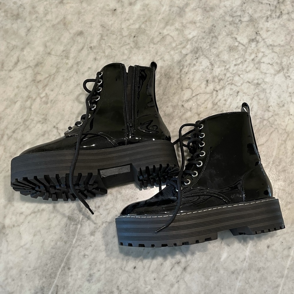 H&M Woman’s size 6 military boot